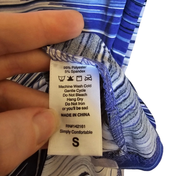 3/$15 Lularoe Blue V-Neck Shirt Christy T Size Small - Picture 4 of 7